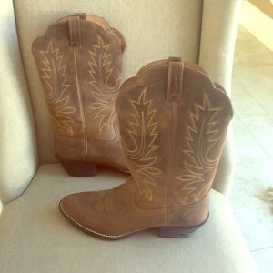 Women's Ariat Heritage R Toe Western Boots